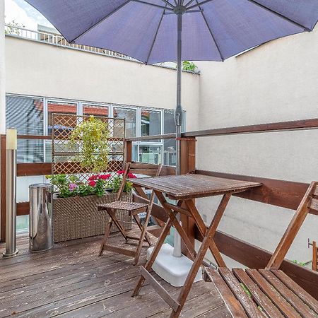 Jonas Apartments - Great Location Near Bratislava City Center Экстерьер фото