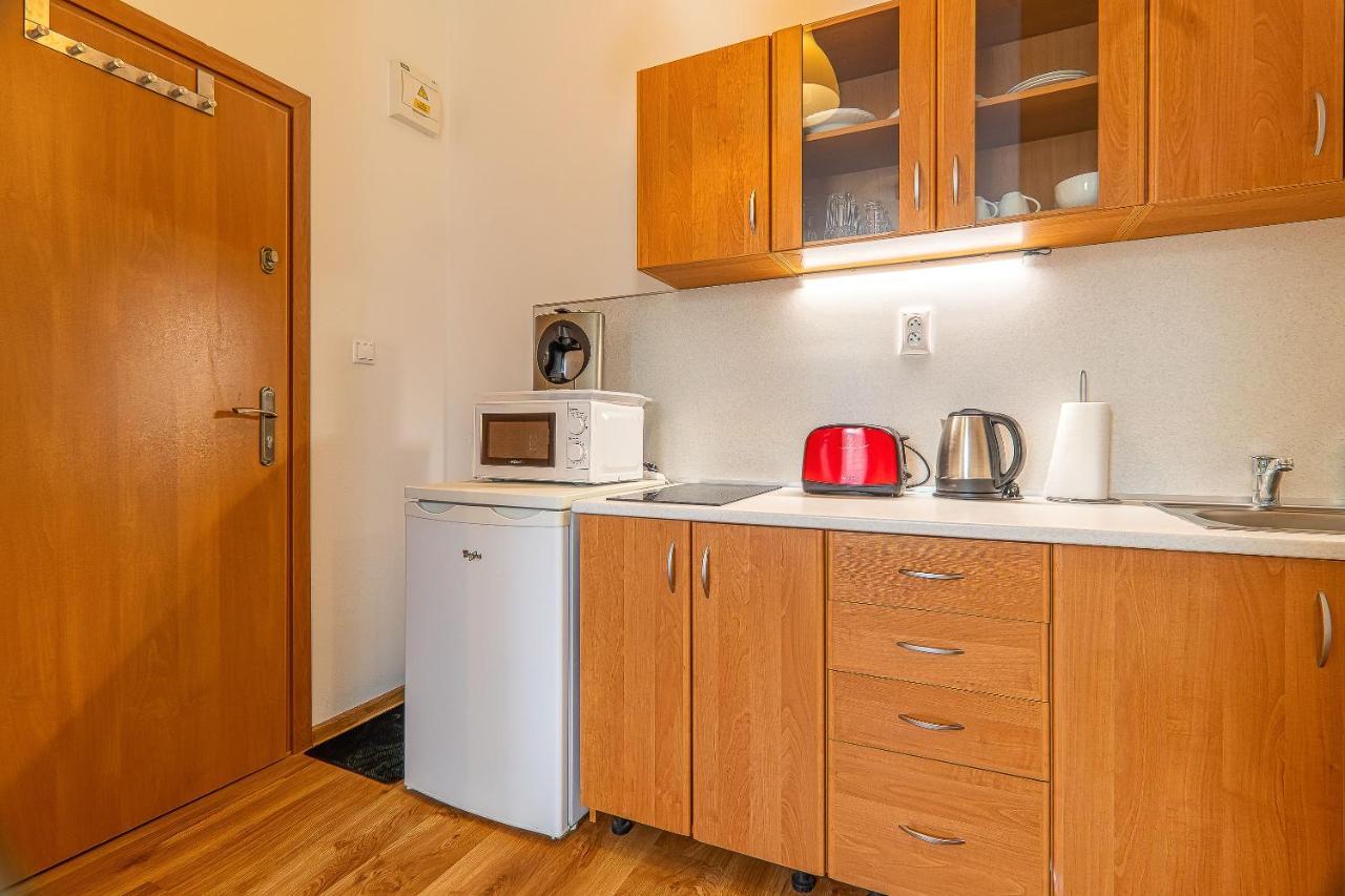 Jonas Apartments - Great Location Near Bratislava City Center Экстерьер фото
