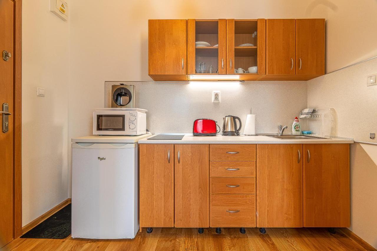 Jonas Apartments - Great Location Near Bratislava City Center Экстерьер фото