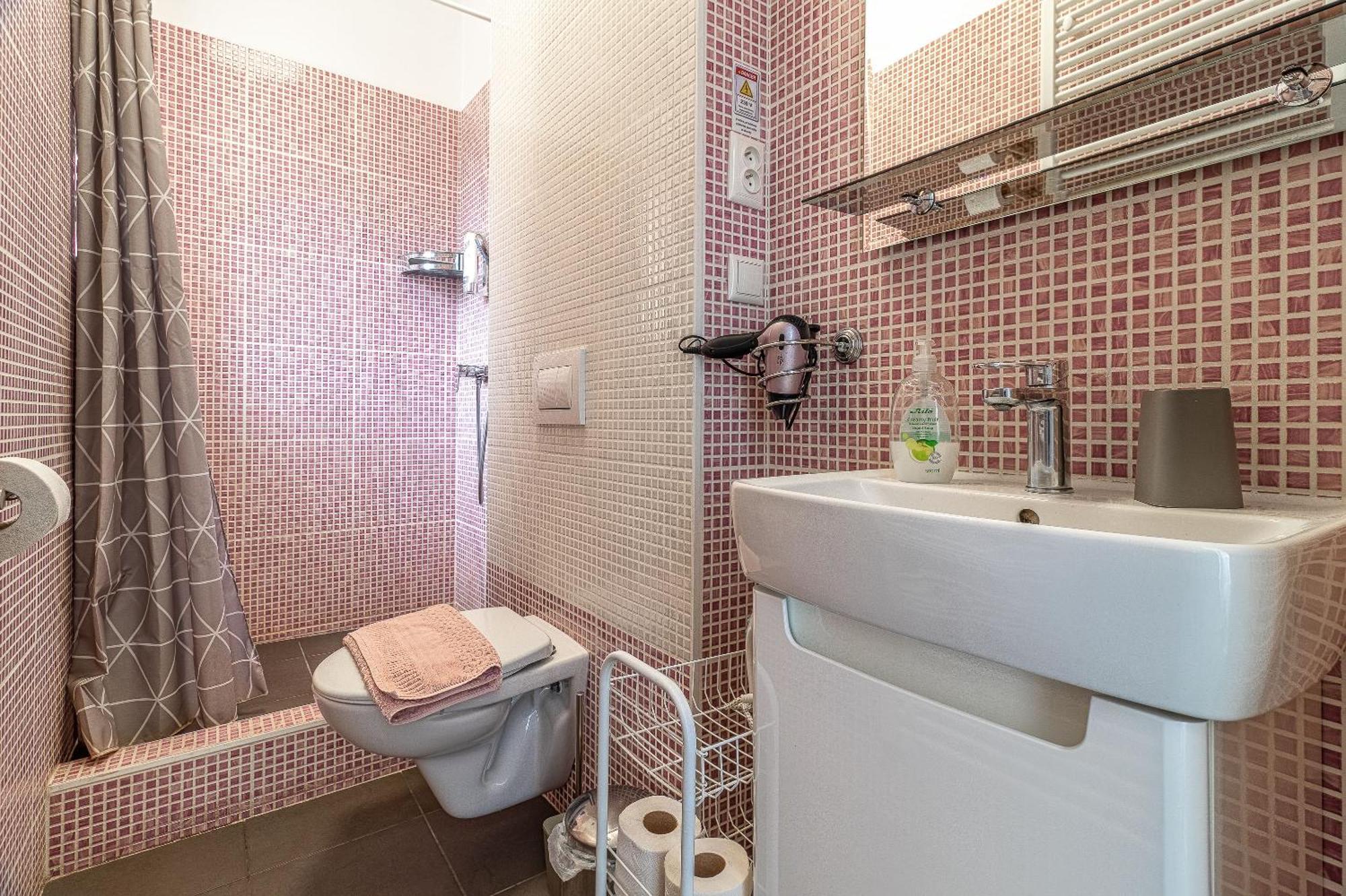 Jonas Apartments - Great Location Near Bratislava City Center Экстерьер фото